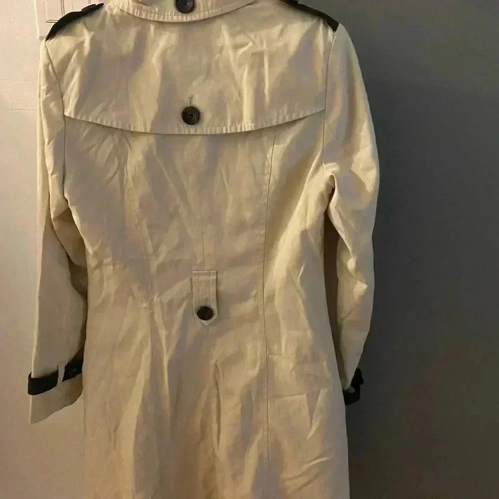 Trenchcoat - Picture 3 of 7